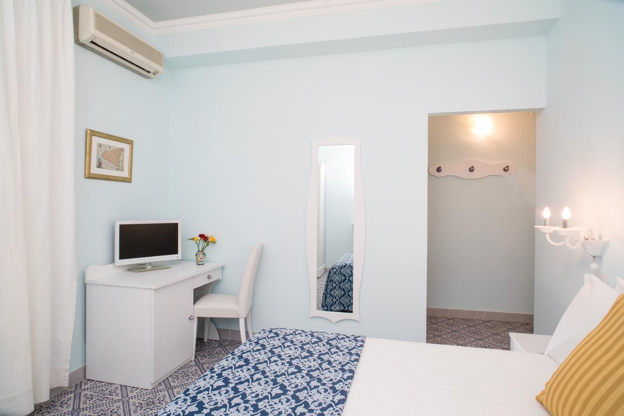 Nefele Hotel