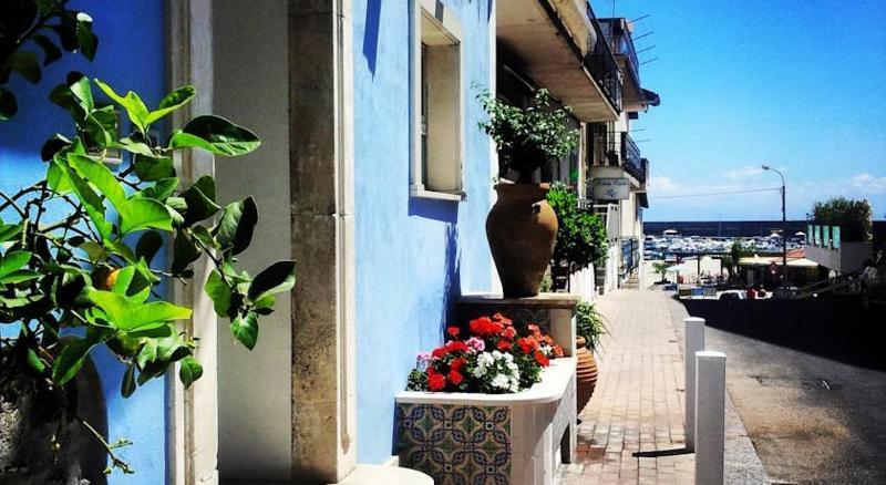 Nefele Hotel 3*
