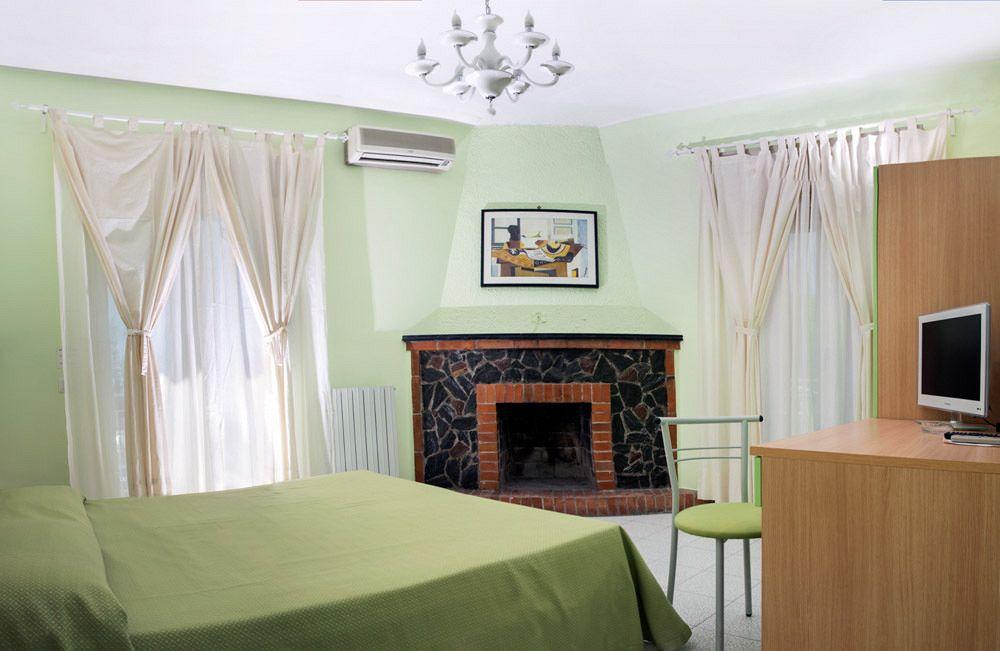 Nefele Hotel