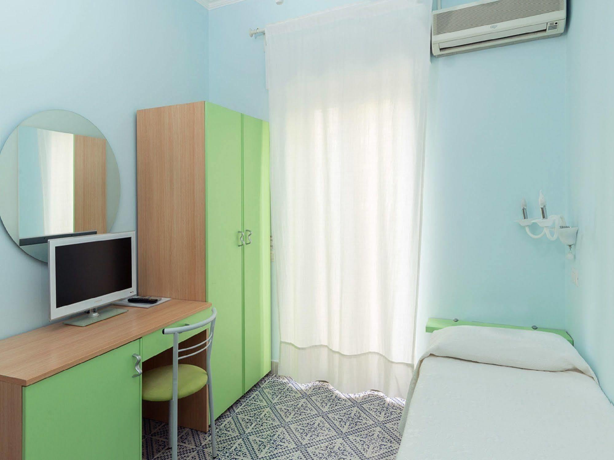 Nefele Hotel